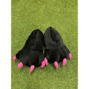 Monster Paw Slip On Slippers Mens 10 Black Plush Furry Animal Feet w/ Pink Claws